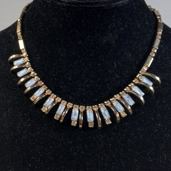 Gold tone/Ice Blue Cat Claw Necklace - Picture 1 of 9